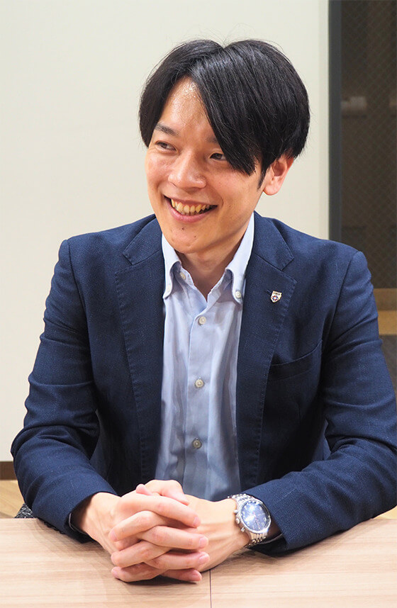 セールス＆マーケティング部　平松佑志様の写真