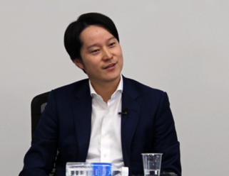 井出 雄平氏